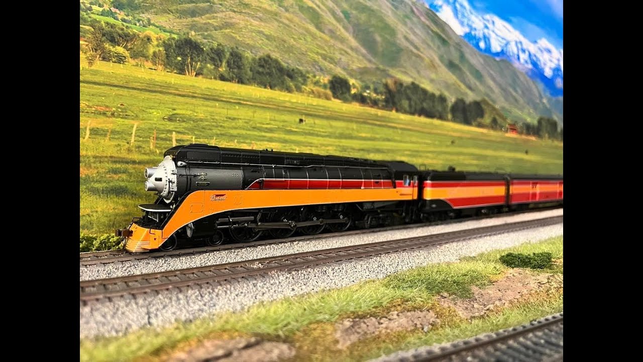 Broadway Limited Imports SP GS4 Daylight 4454 and Brass Hybrid NYC 20th J3a Dreyfuss Hudson HO scale