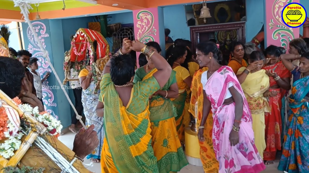 பூஜையில் காவடி எடுக்கும் போது பெண்கள் அருள் ஆட்டம் | Sami Attam | Parotta Channel. 