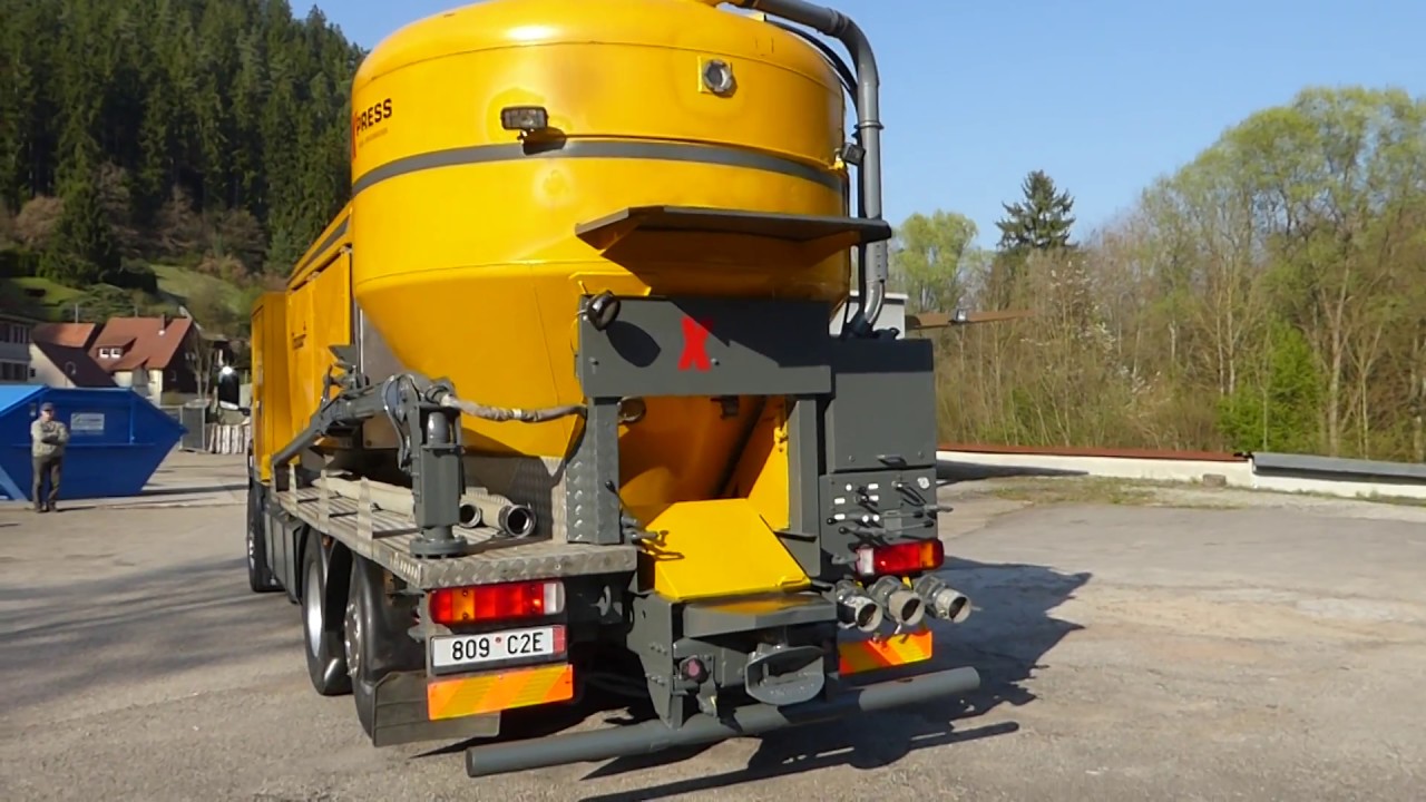 Tropper MMXPress Futter Mahl und Mischanlage auf Scania P420