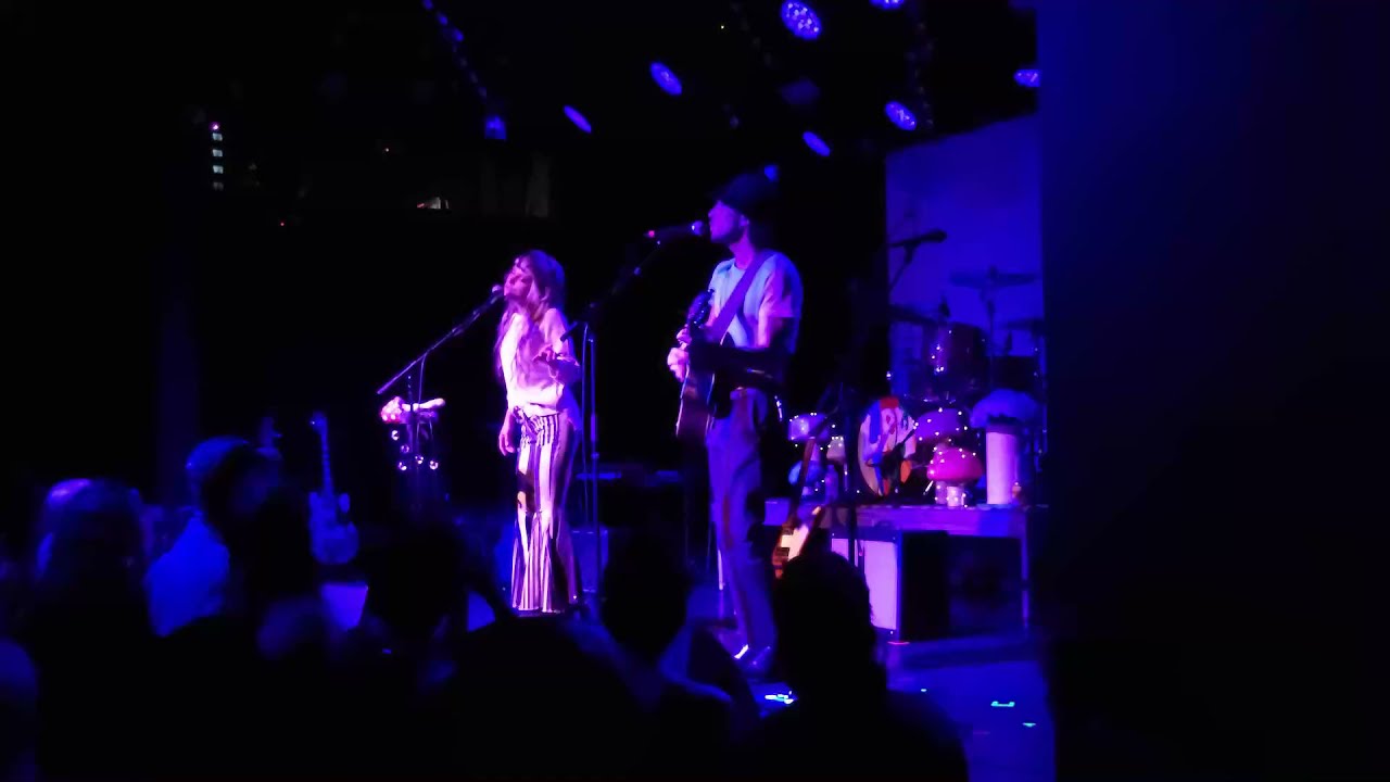 LAUREN RUTH WARD Opening Show Live + Secret Songs (Part 1)
