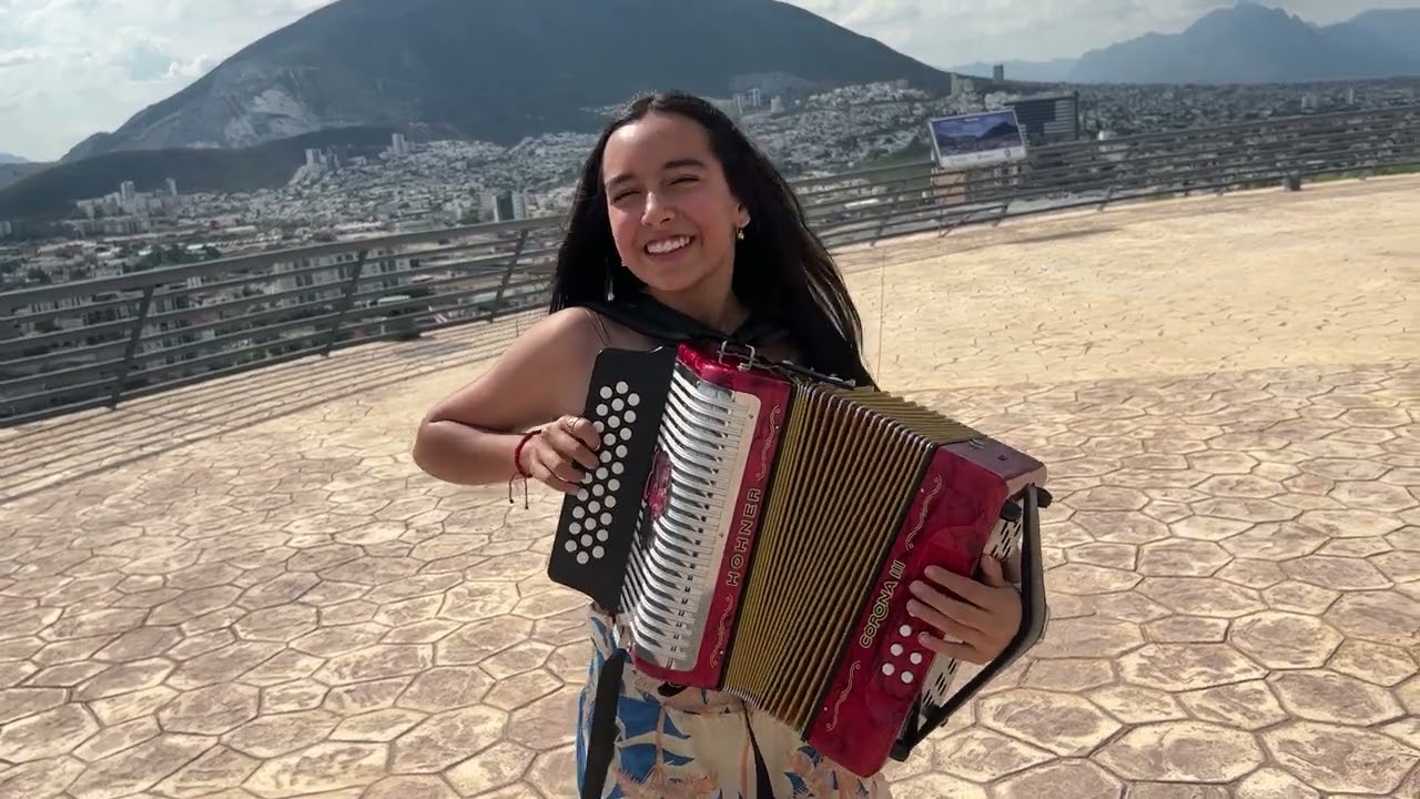 Desde el cerro de el Obispado en México, llevando nuestro folclor por el mundo. Dios con nosotros.