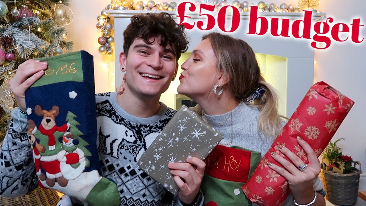 £50 CHRISTMAS GIFT SWAP WITH MY BOYFRIEND! 🎁