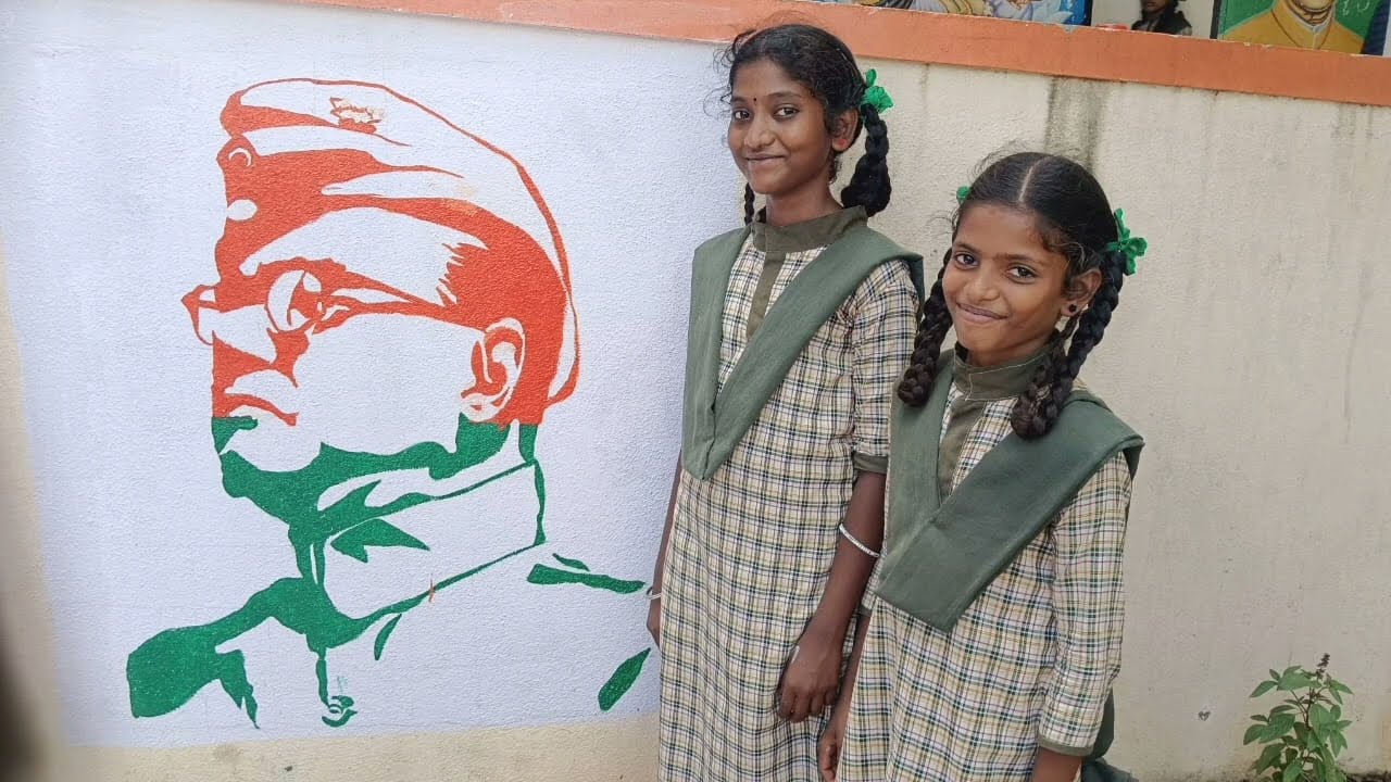 Netaji Subhash Chandra Bose sketch on wall by Vyjayanthi 7th Class ZPHS Kurli,Talupula Mandal