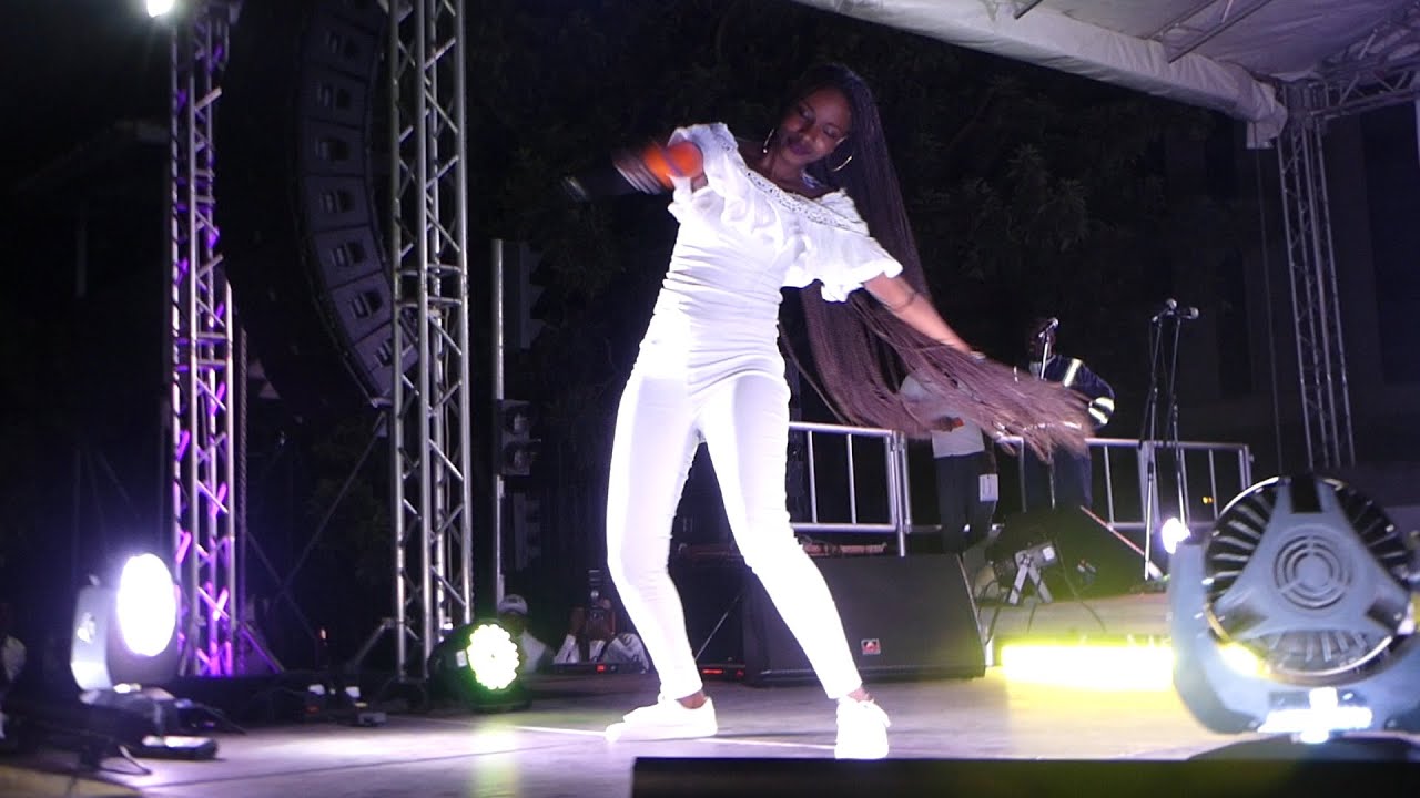 Monna walda yadutangaje kuvyo yakoze tutari twiteze kuri we nawe raba uryoherwe caane nuyu mwigeme