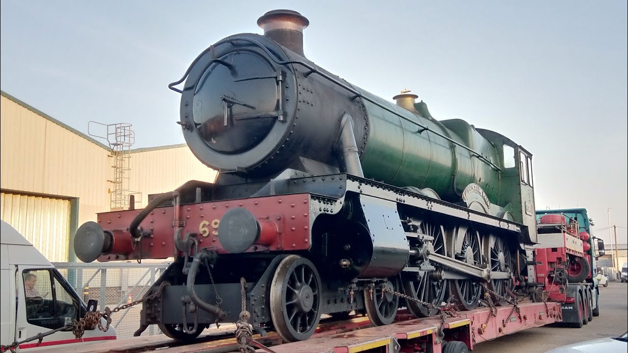 Great Western Hall Class Raveningham Hall 6960 arrives at Hornby Visitor Centre