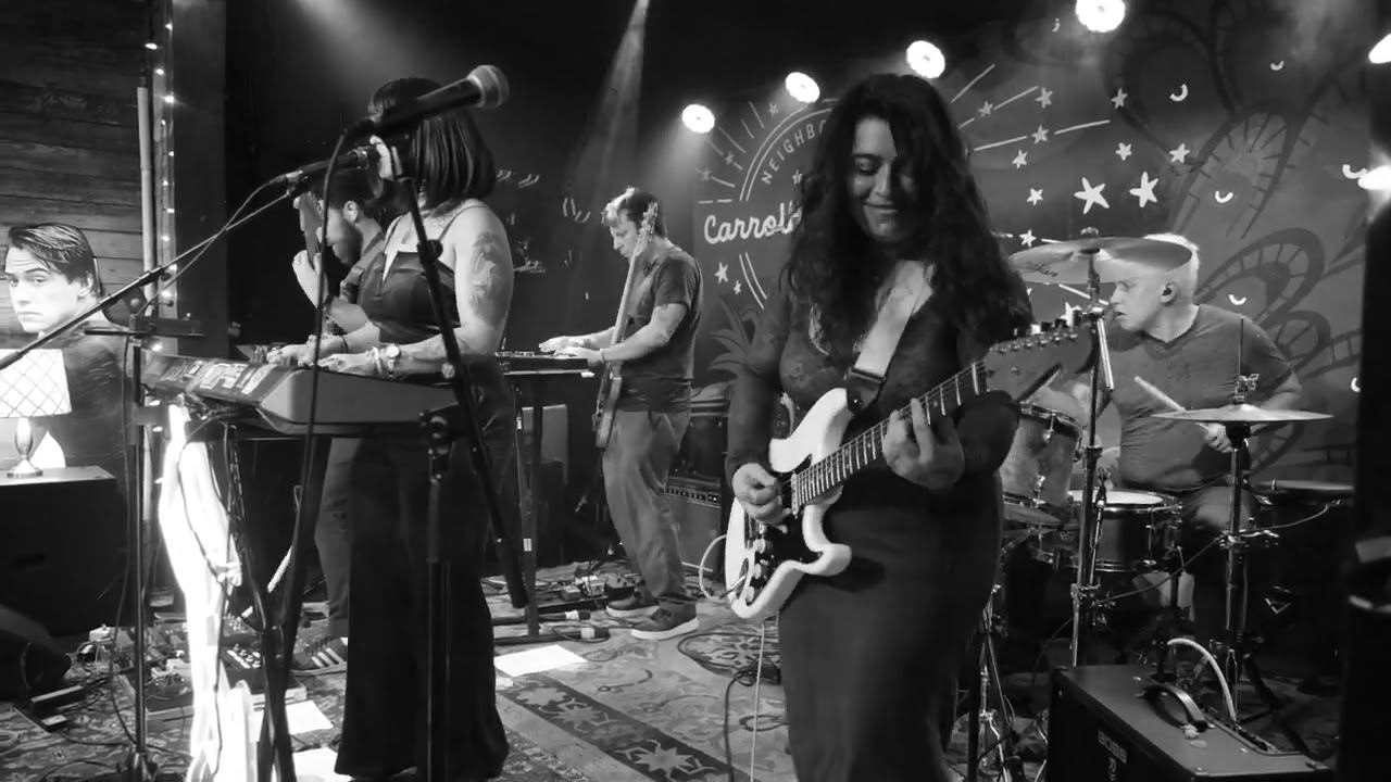 Whisper Party - Heartless (Live)
