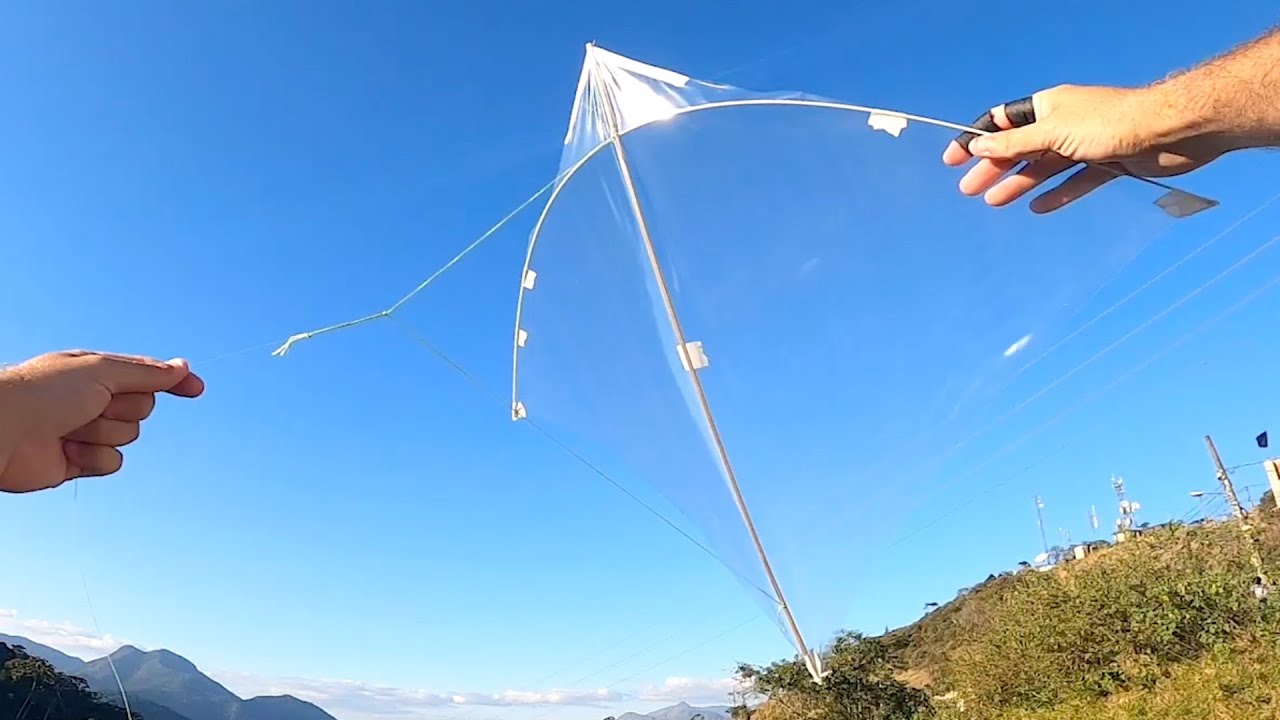 Pipa Camuflada no Céu Azul, Só da Para Ver a Linha e as Varetas