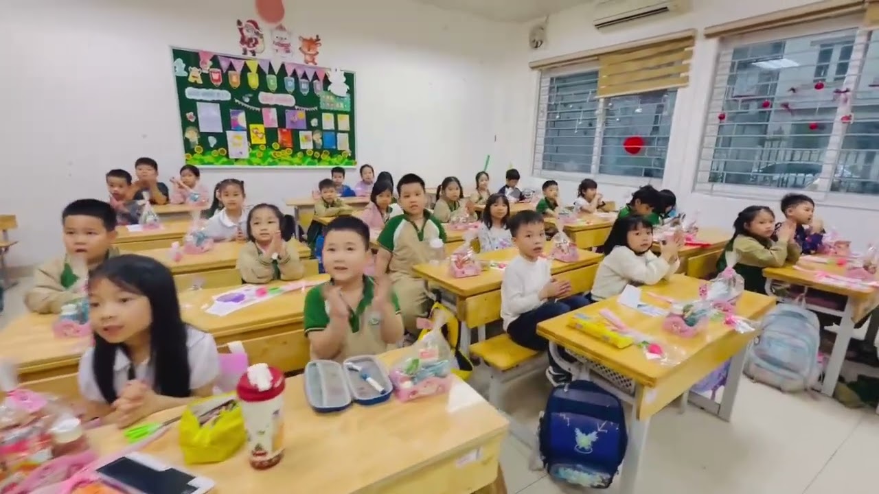 Lớp Ủn Tổ chức 8-3