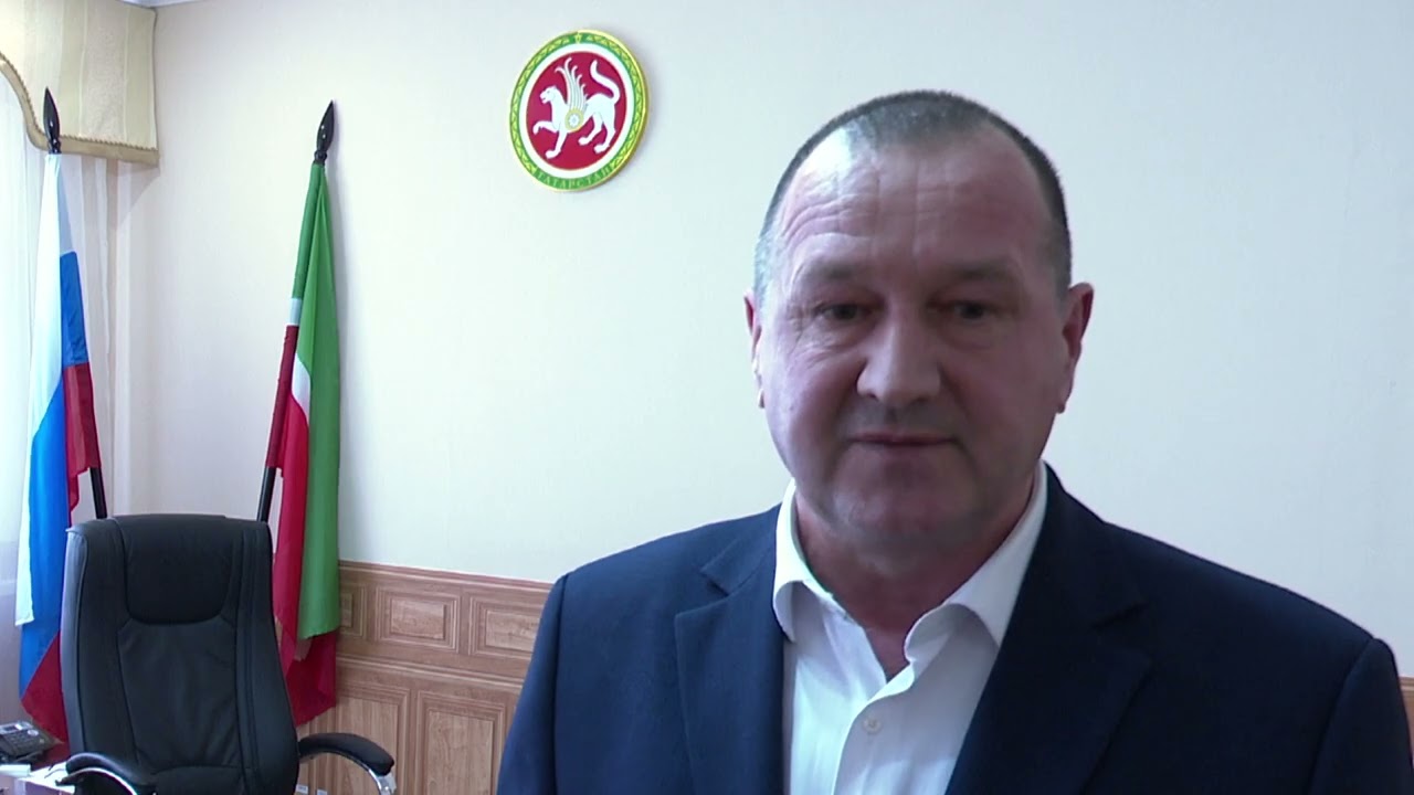Руководитель исполкома района Асгать Габдуллин рассказывает об улучшении дорожной инфраструктуры