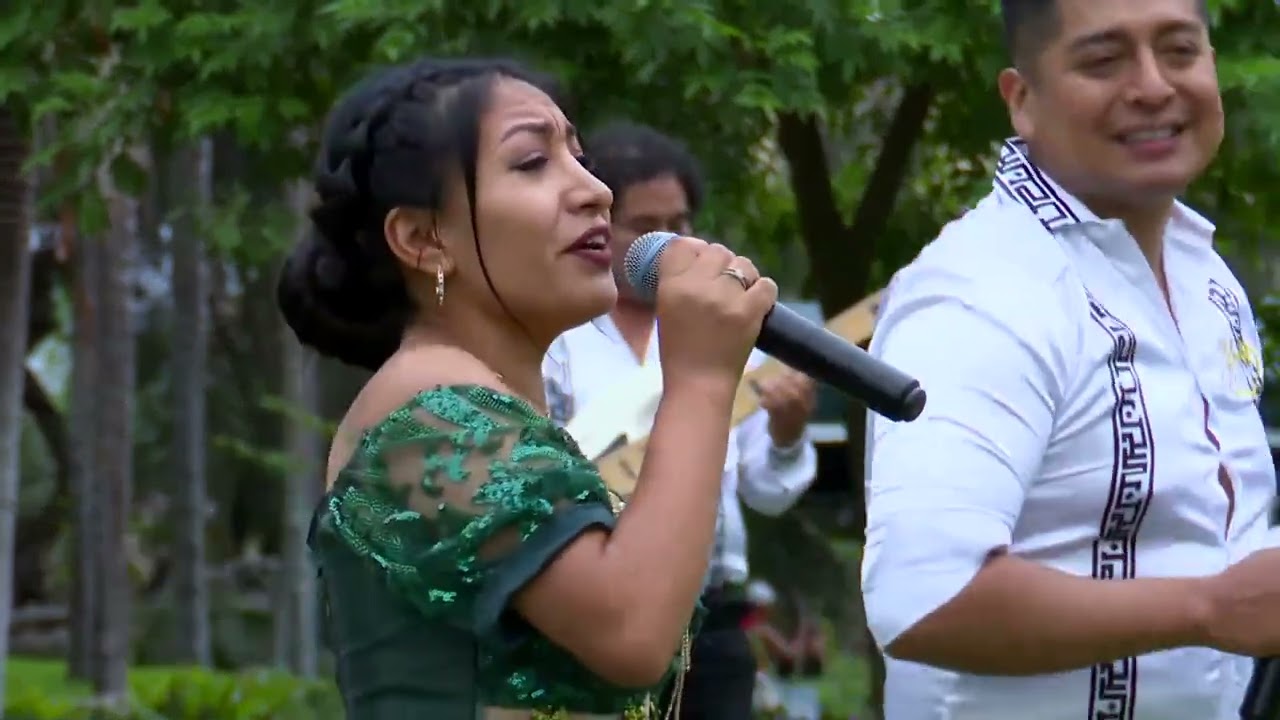 Yosli Chávarri – Un Par de Cervezas | En Vivo en Encantos del Perú