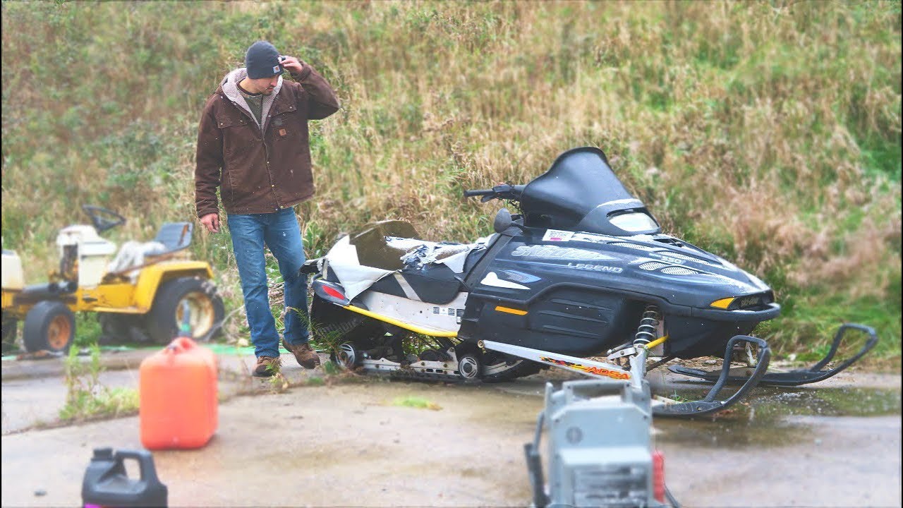 BUYING A $350 CRAIGSLIST SNOWMOBILE !!! ( & GETTING IT RUNNING )