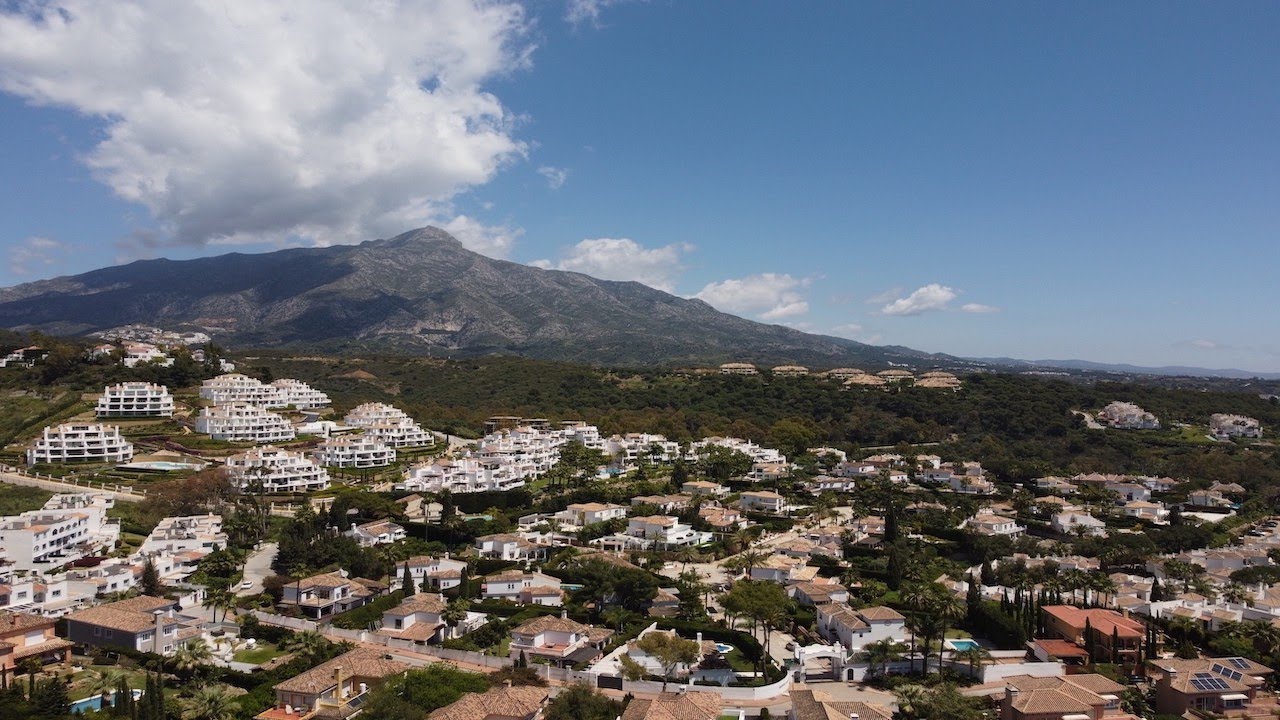 Villa Katya for sale in Nueva Andalucia, Marbella - 1,850,000 EUR