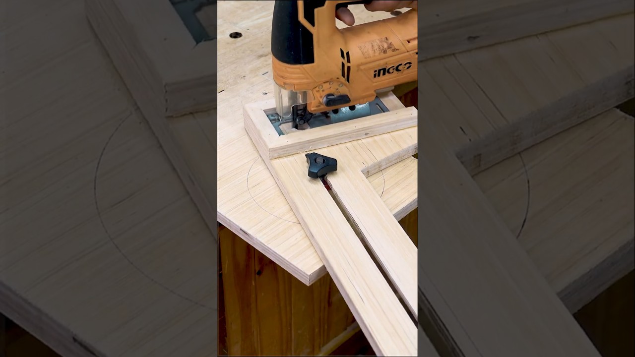 Build a CUSTOM Circle Cutting Jig for Your Jigsaw Today? 
