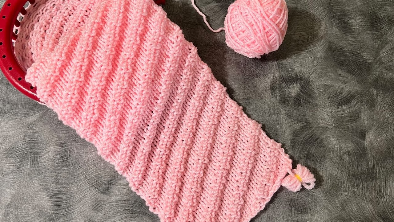 LoOM Knitting Stitches Diagonal Rib Right Slanting AKA Spiral Rib  | Loomahat