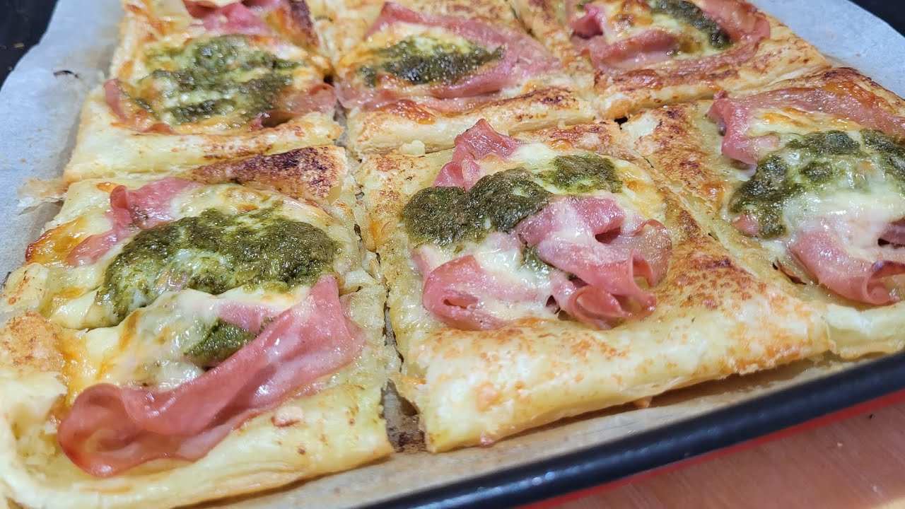 PIZZETTE DI PASTA SFOGLIA FARCITE CON PESTO MORTADELLA E FORMAGGIO FILANTE