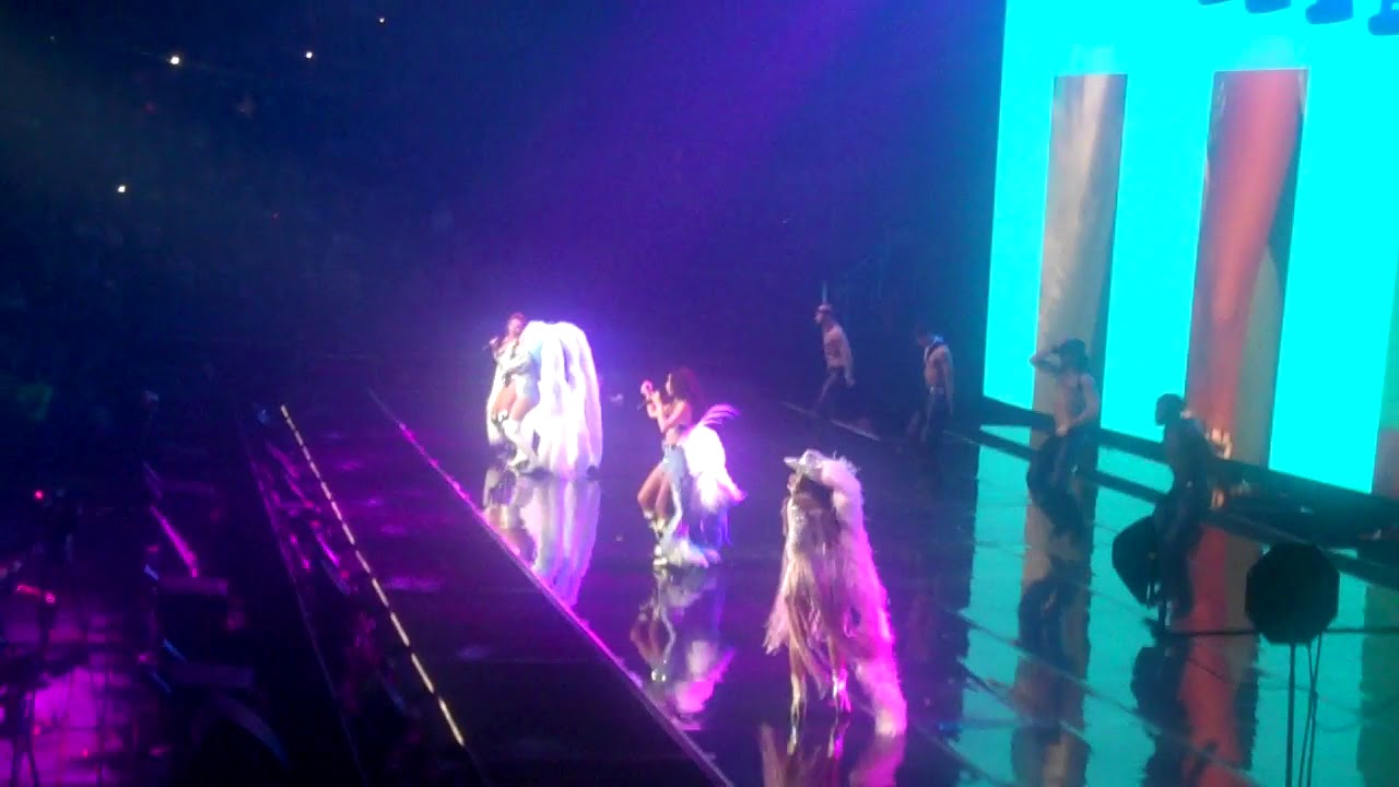 Little Mix - Wings (Glory Days Tour, Nottingham, 15/11/2017)