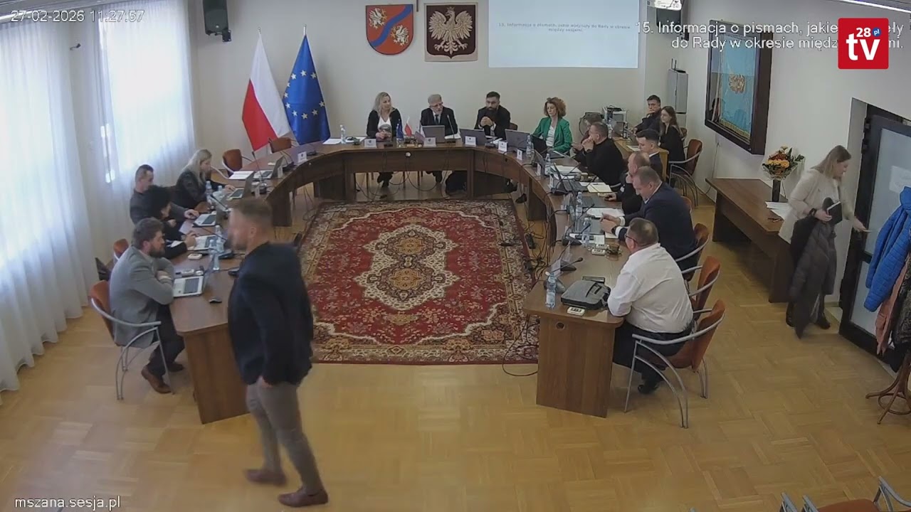Fragment sesji Rady Gminy Mszana Dolna. Dyskusja dotycząca hejtu w internecie