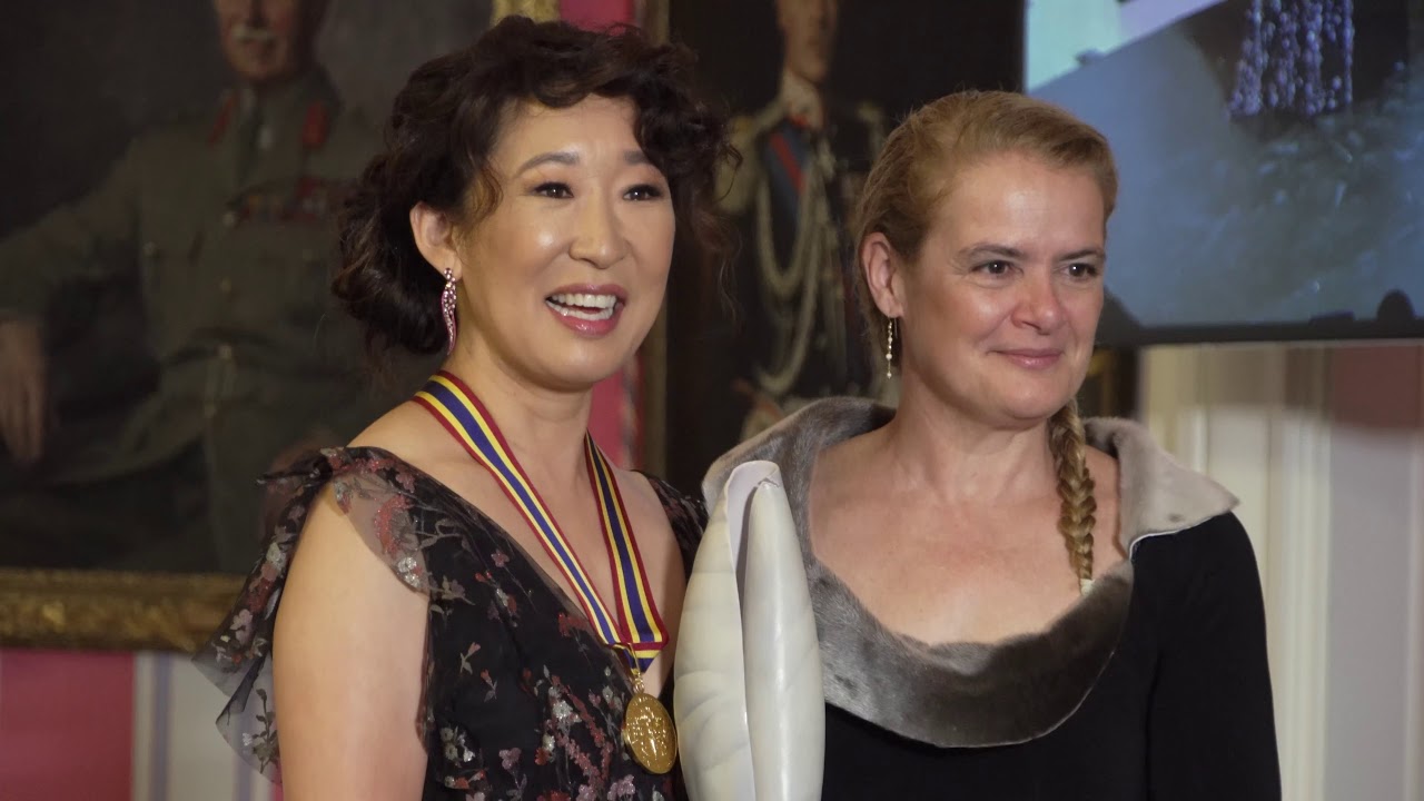Sandra Oh at Rideau Hall | Sandra Oh à Rideau Hall