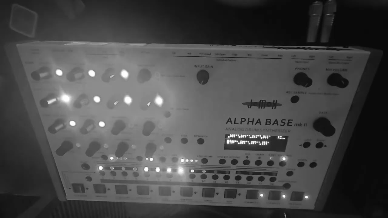 Alpha Base MK2. First 30 minutes with the Jomox.