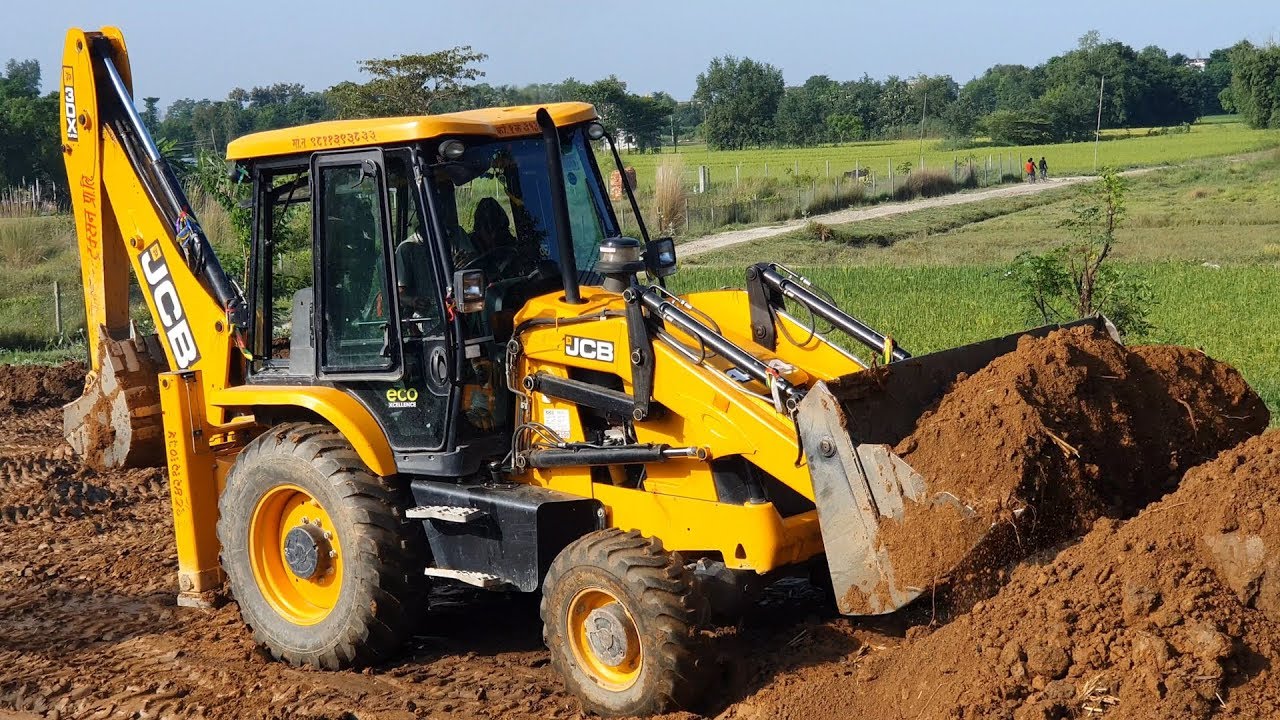 JCB Backhoe Collecting Mud and Leveling in Ground - JCB Working on Mud - JCB Video