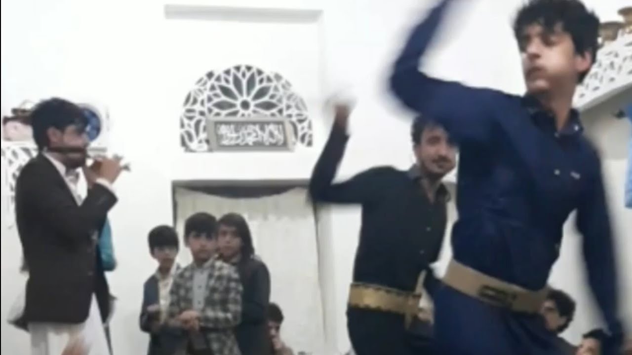 أستمتع ب...اجمل الرقصات اليمنية والفن الأصيل روووعة 👍😎 معئ عيال قشطر..اقوا مزمار زهير قشطر