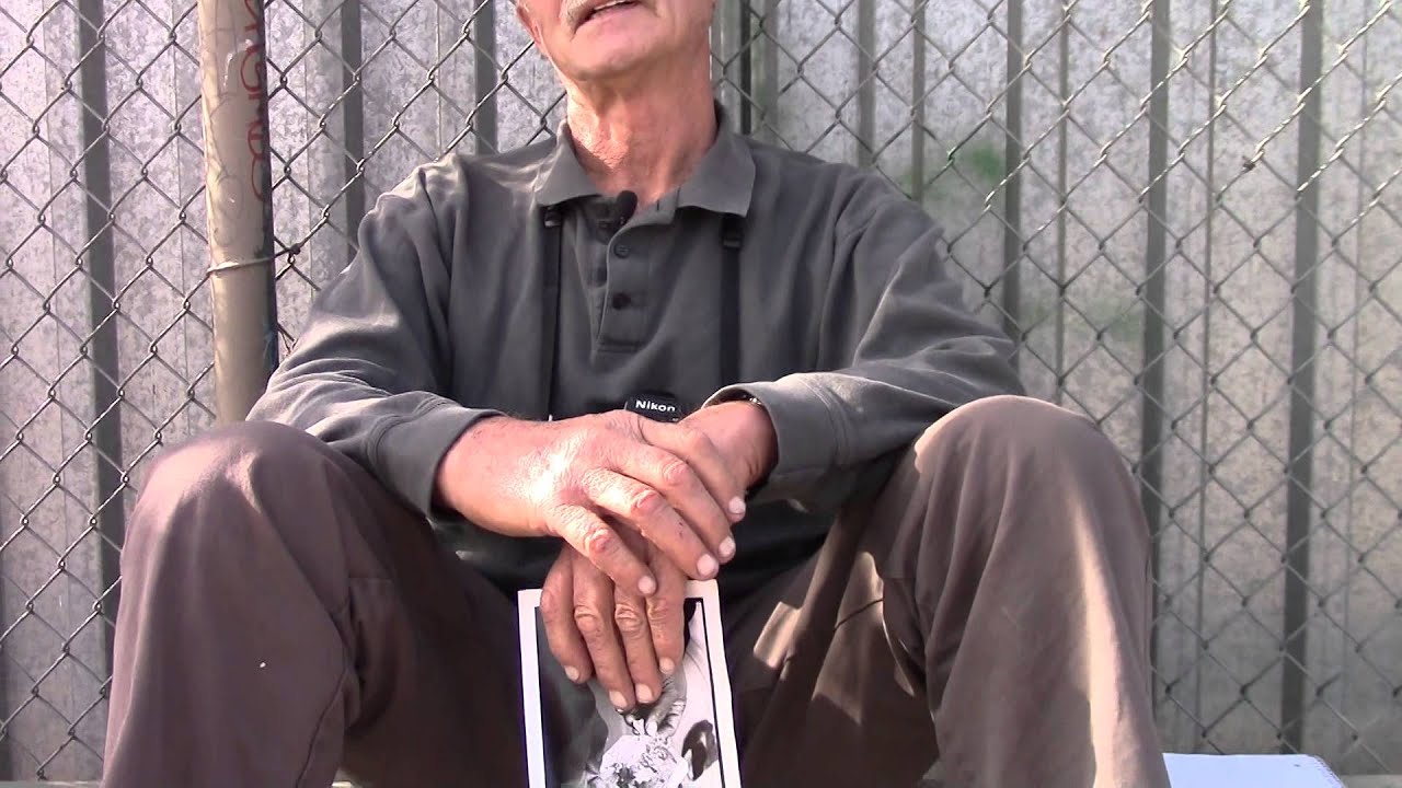 Man Carried Photo For 27 Years