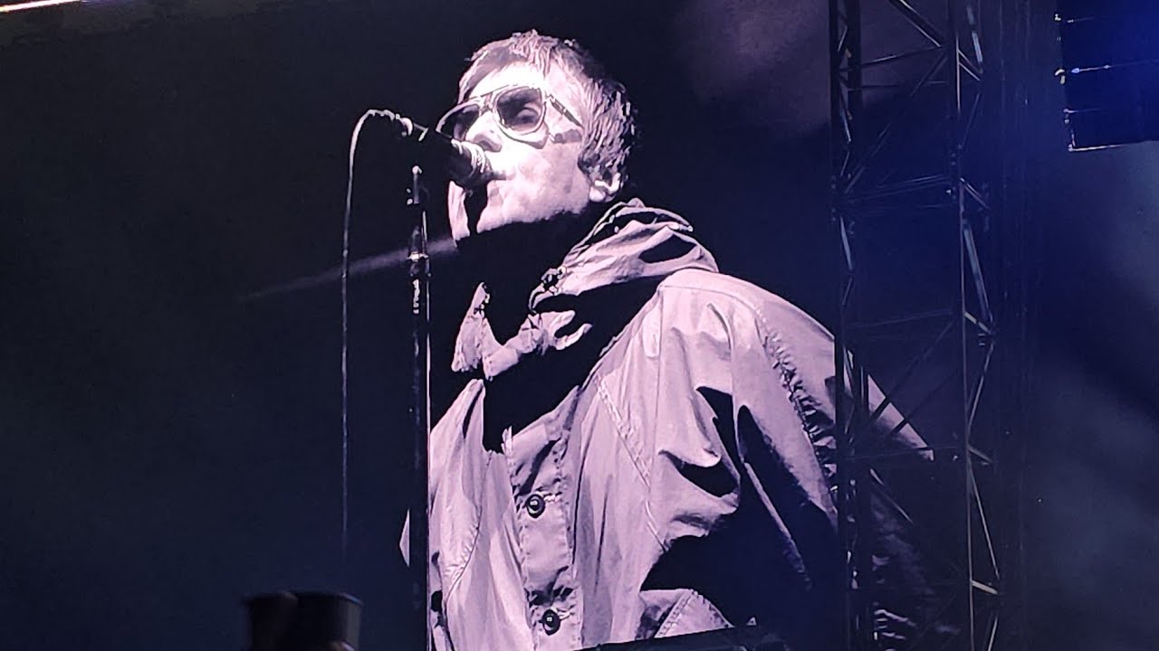 Oasis Mexico City Opener.  Pure Madness from the Pit.
