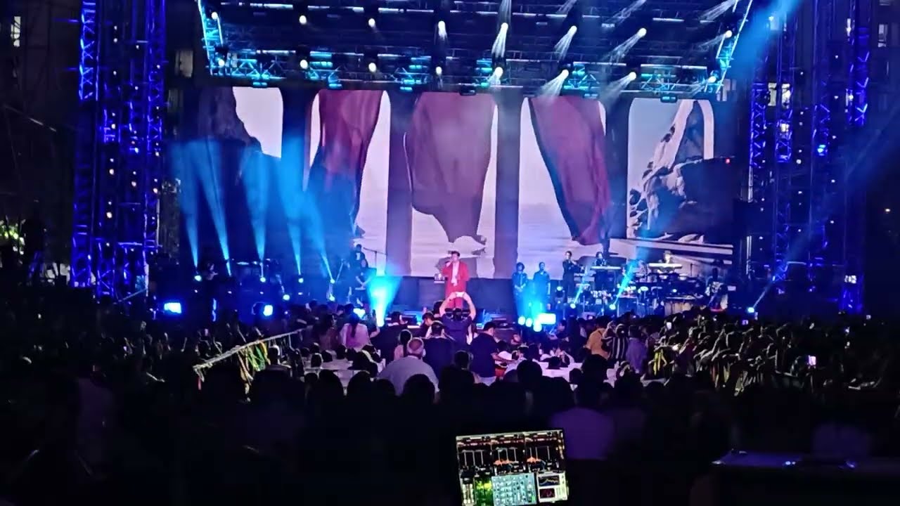 Sandeshe aate hai |sonu Nigam |live concert   song @sonunigam#stagevideo #mumbai #hiranandani