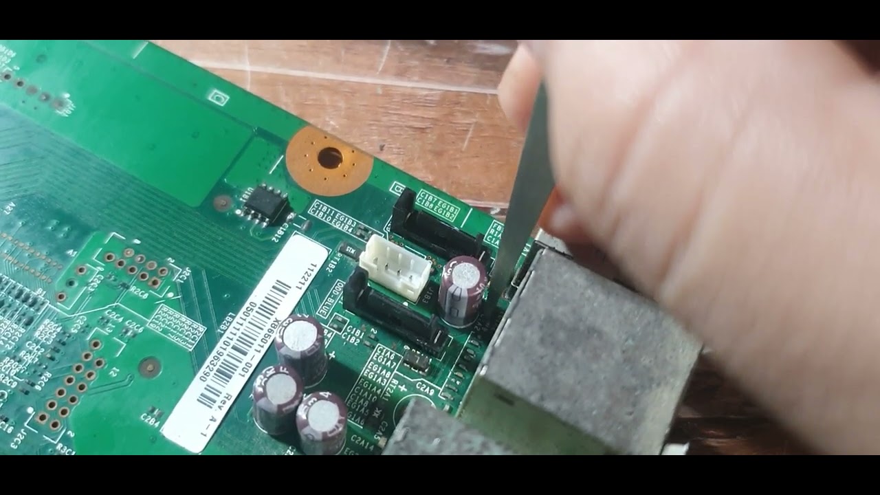 XBOX 360 SLIM COM LUZ VERMELHA (ERRO 0033)
