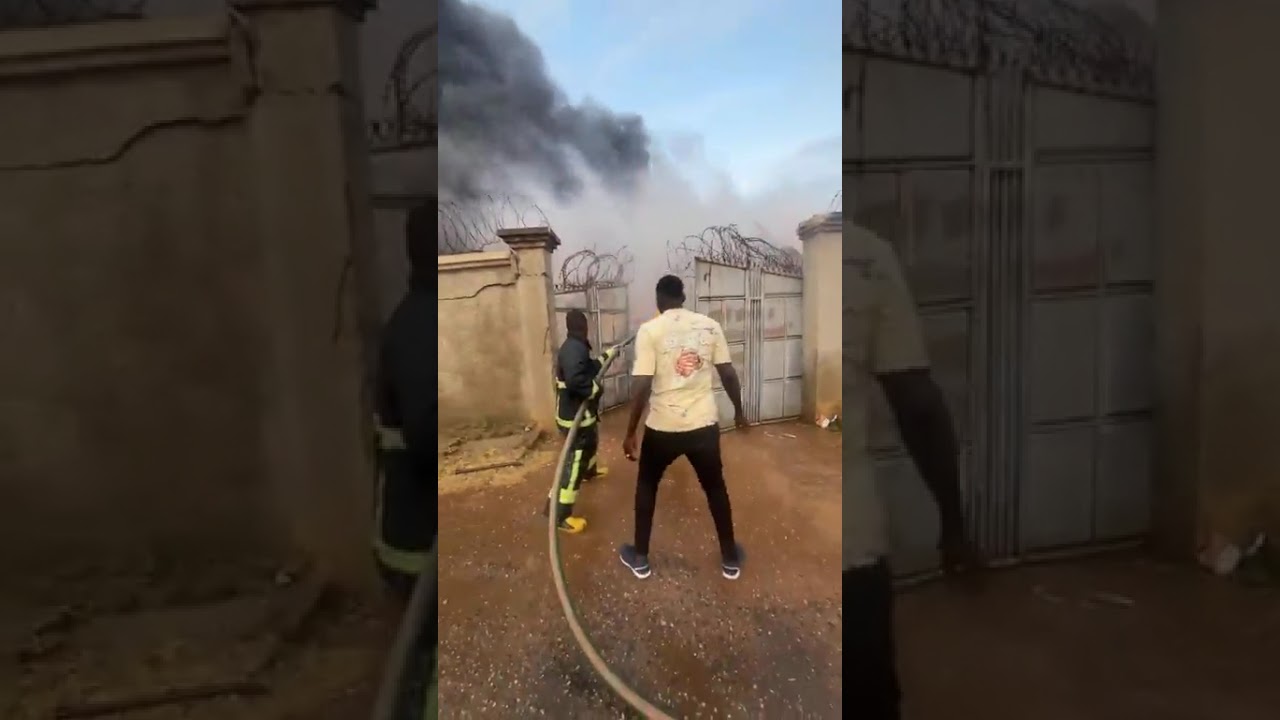 Fire engulfs multiple buildings at Laterbiokoshie near Salvation Army School.