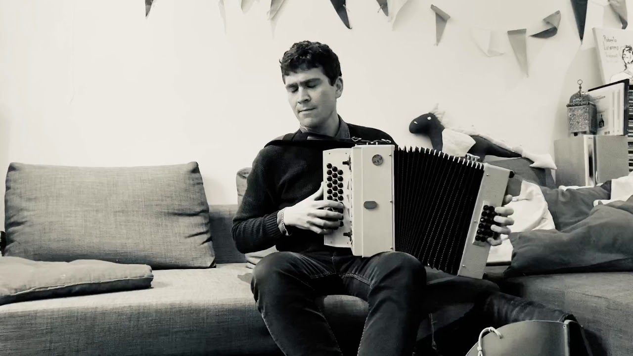 “La chiave” composition P. Golder on accordion Serafini
