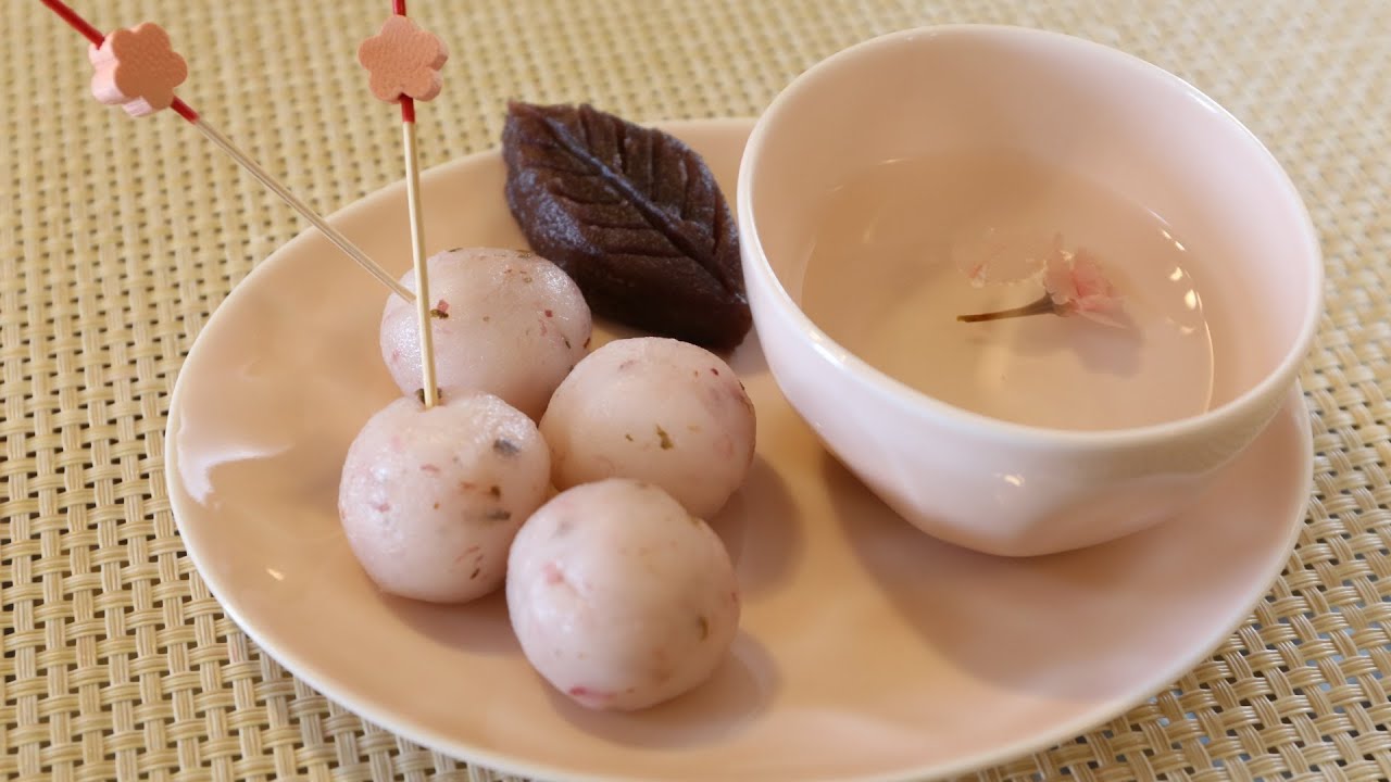 Wagashi Sakura Dango(cherry flower dumplings) ～和菓子 桜だんご