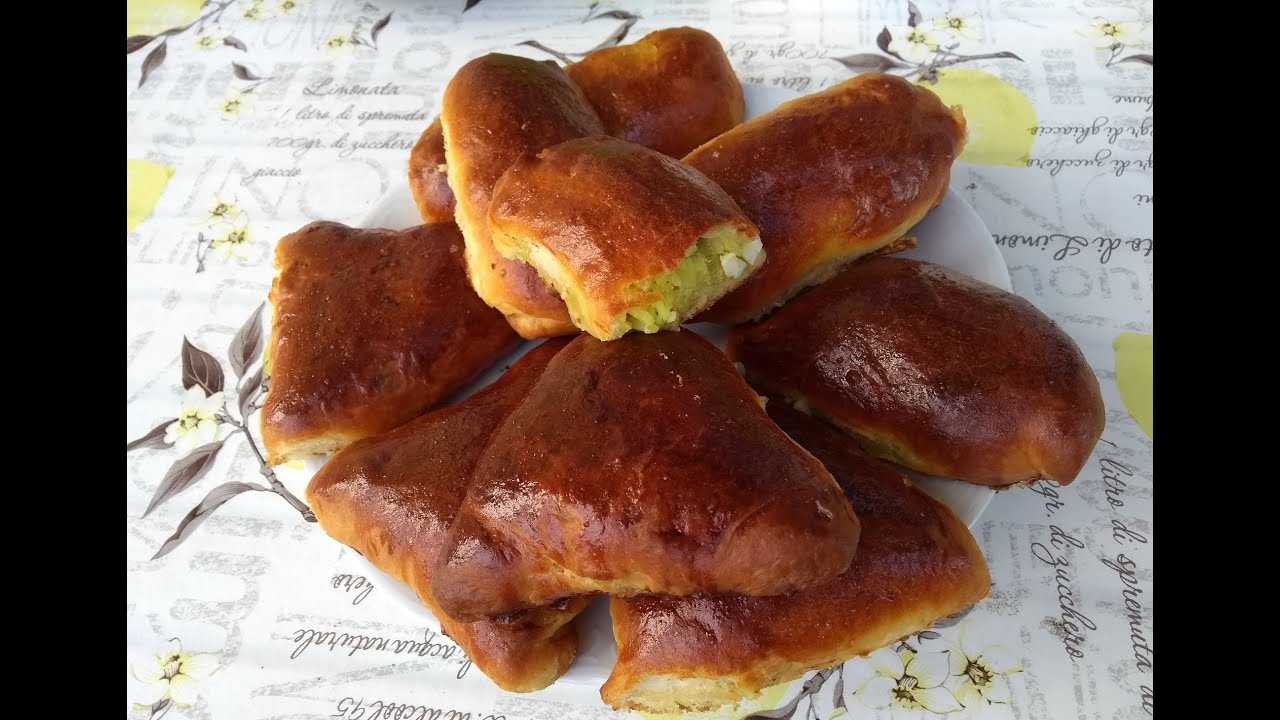 Пирожки с рисом и с луком и яйцом к бульону