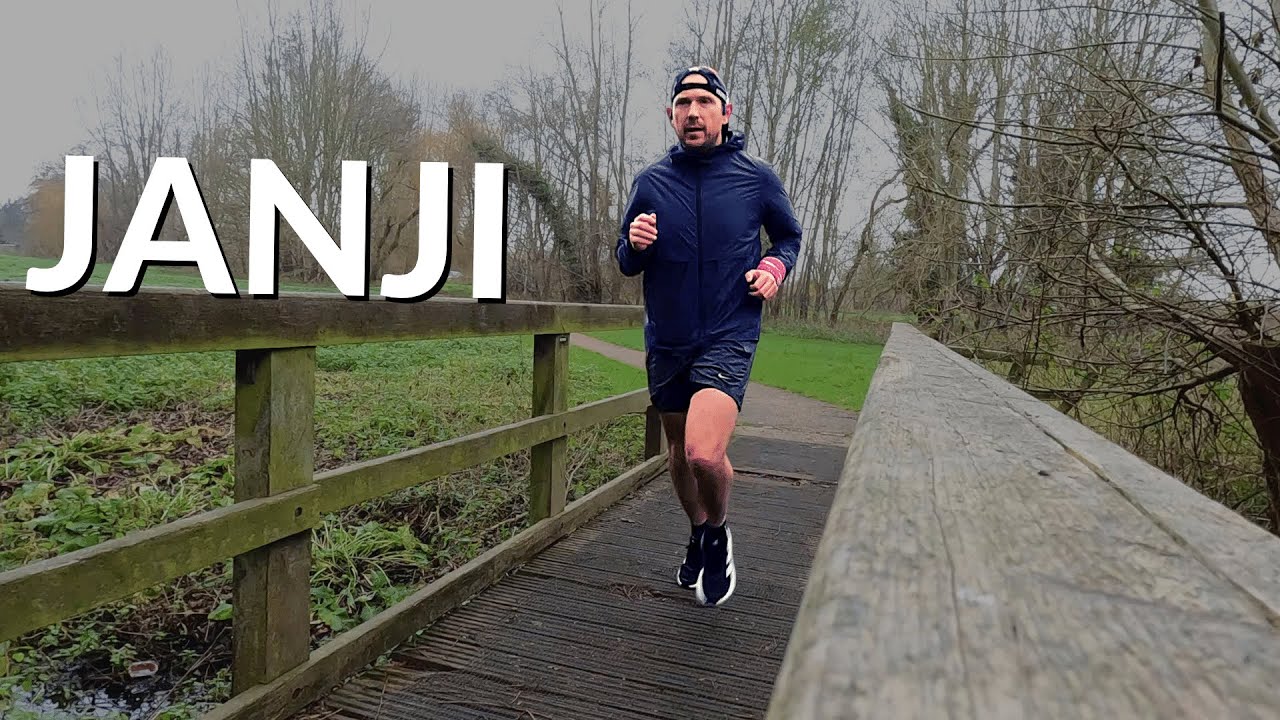 Лучшая водонепроницаемая куртка для бега | Janji Running Apparel
