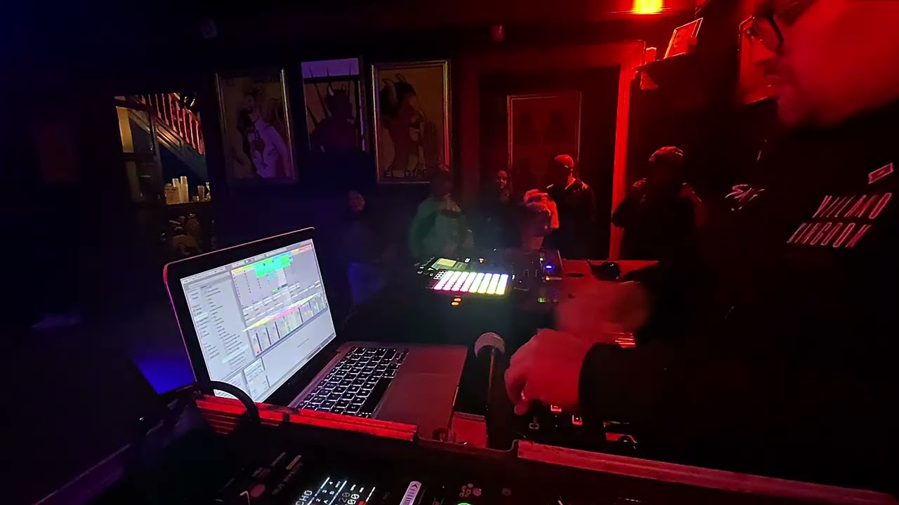 Lasciio at Salon Diablito, Cultural Roots CDMX x Villano Kingdom Sessions 