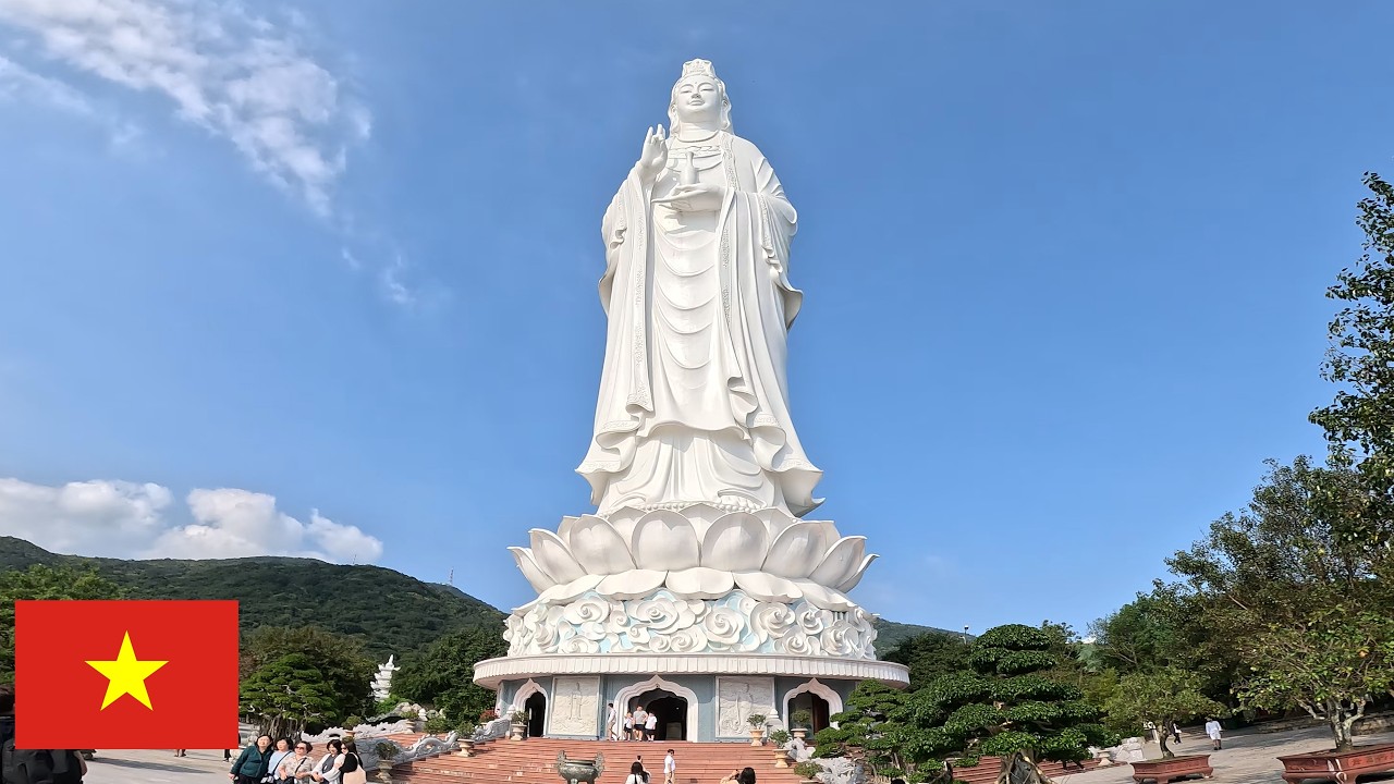 Doing Tourist Stuff in Da Nang, Vietnam