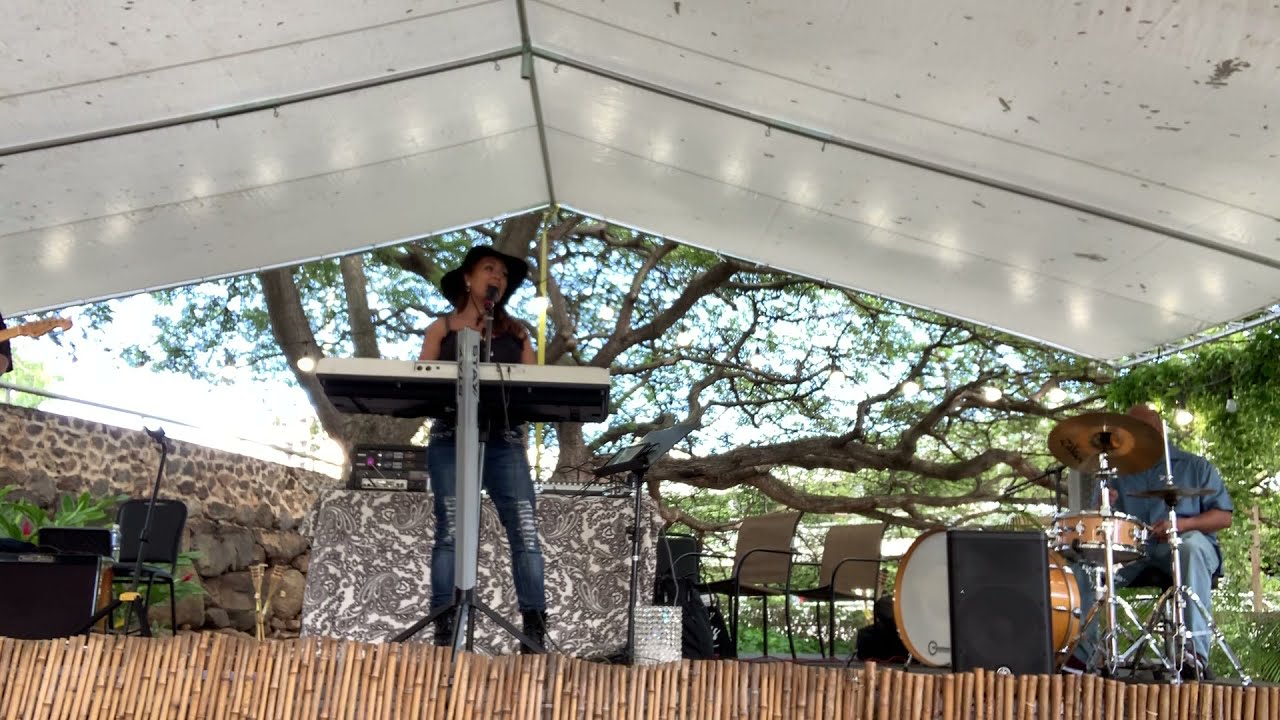 GORDON FREITAS , Eyvette-Leilani & Thomas Hoyohoy @Pearlrdige Outdoor Stage 1/2020...