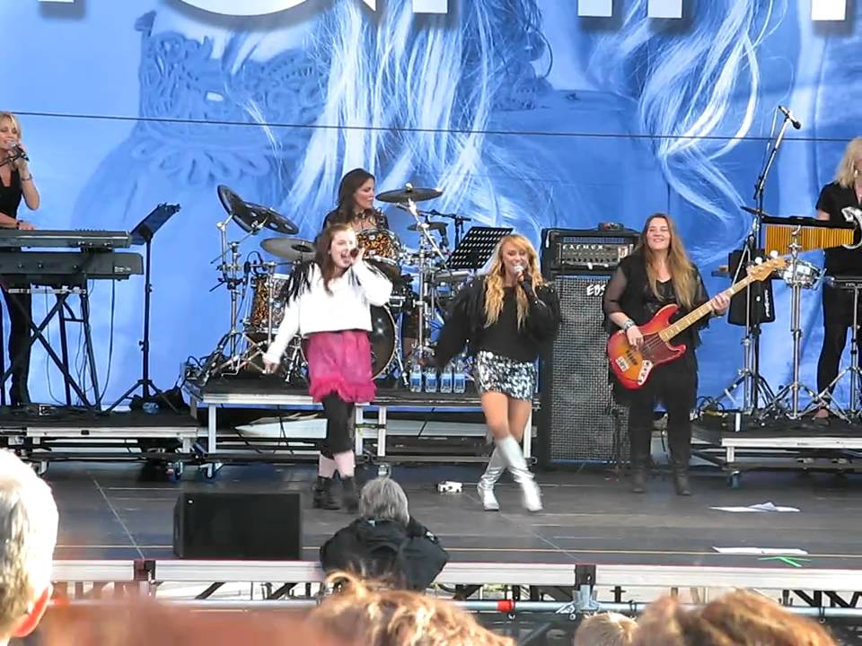 Amy Diamond och Nanne Grönvall - Alexandra (Kiruna 2010)