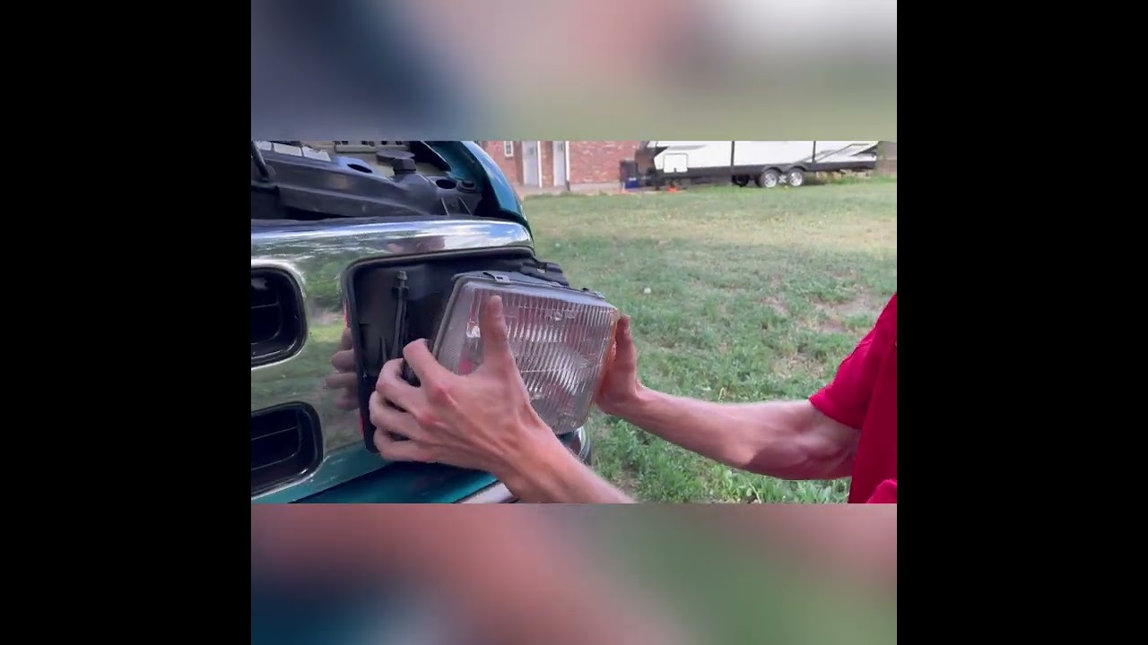1995-1997 Chevy S-10 Blazer Composite Headlight Removal and Bulb Replacement