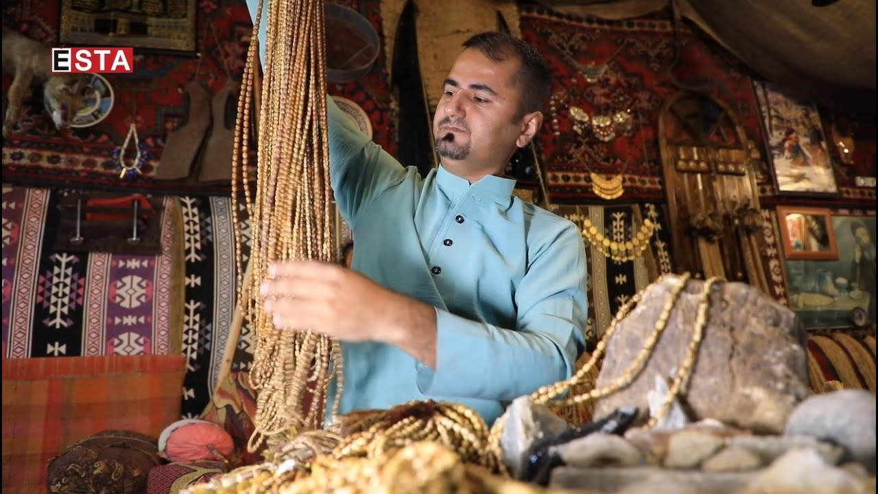Photographer makes Qazwan rosaries in Kurdistan Region