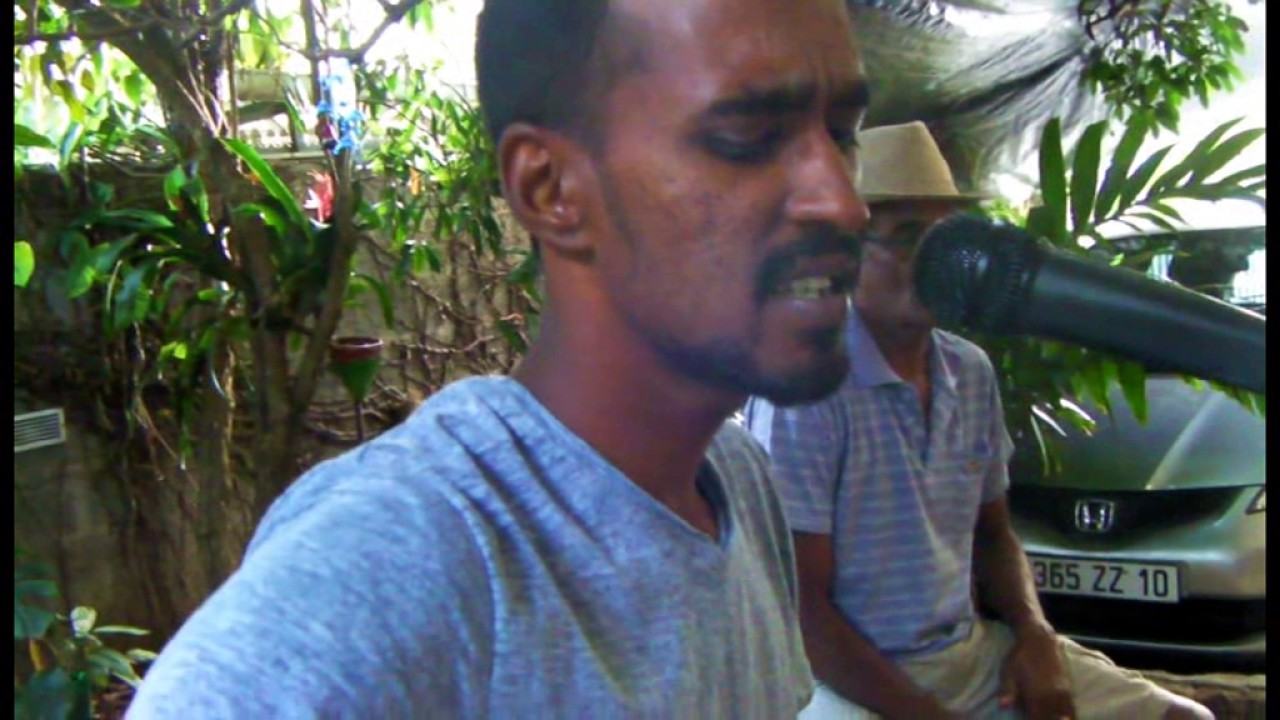 Laisse dimounn kozer - Kavi Joganah