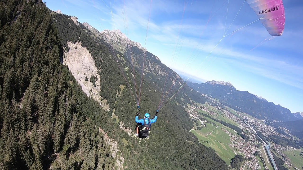 Paragliding Tandem flight / Gleitschirm Tandemflug  Hahnenkamm Naturparkregion Reutte