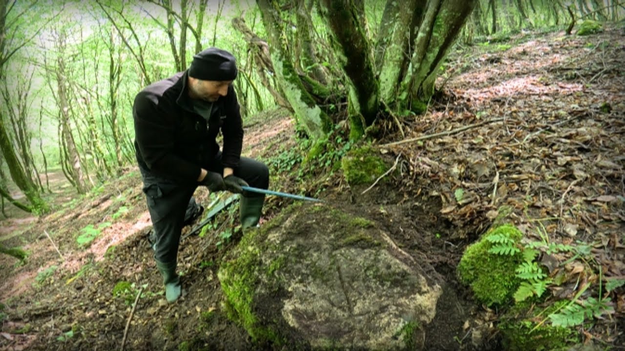 Таинственный сундук с сокровищами под тоннами камня, который трудно открыть