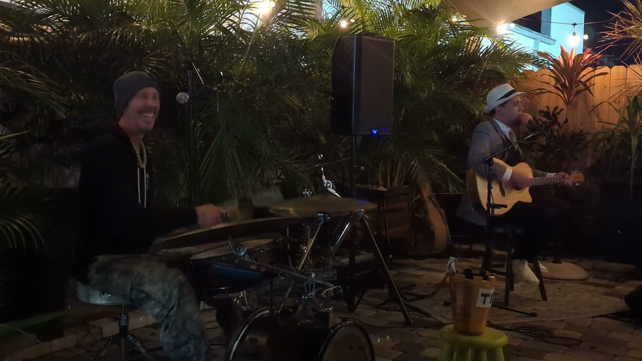 Vivid Blur cutting it up at open mic