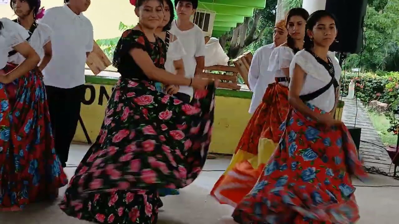 festival, baile del Porfiriato (CHOTIS)
