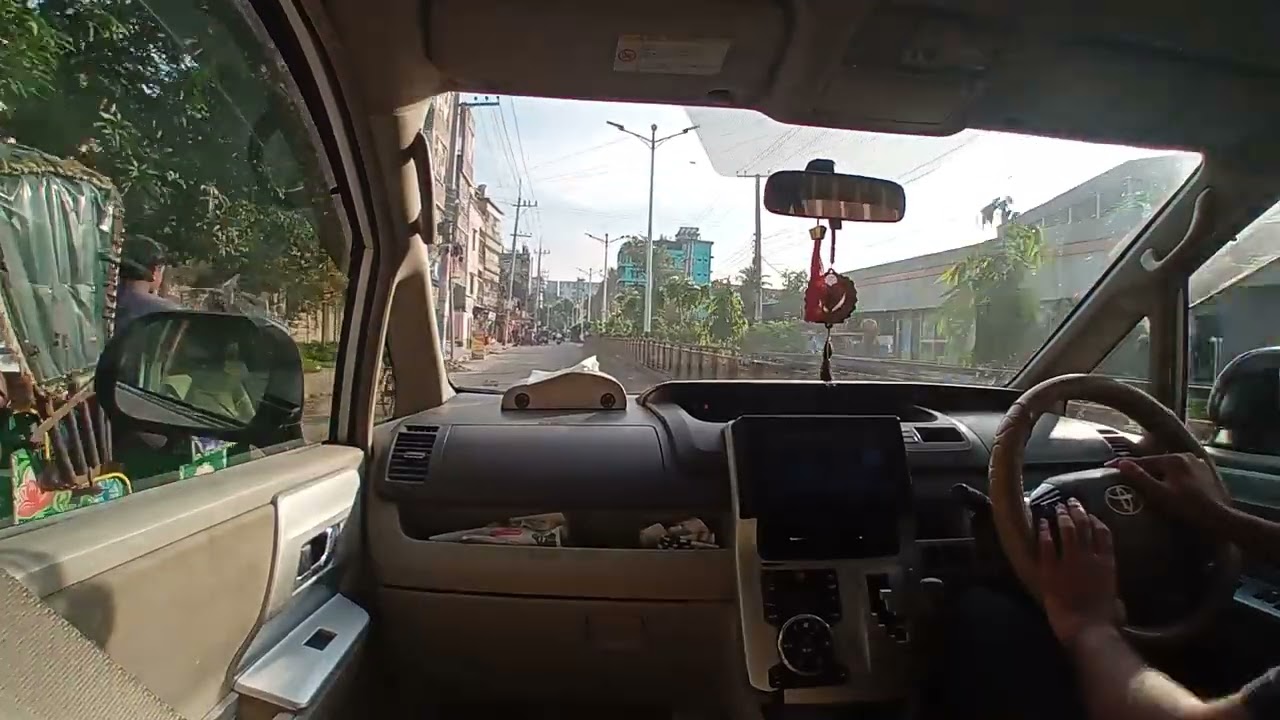 Solo driving.Noah(2011).Rajshahi.