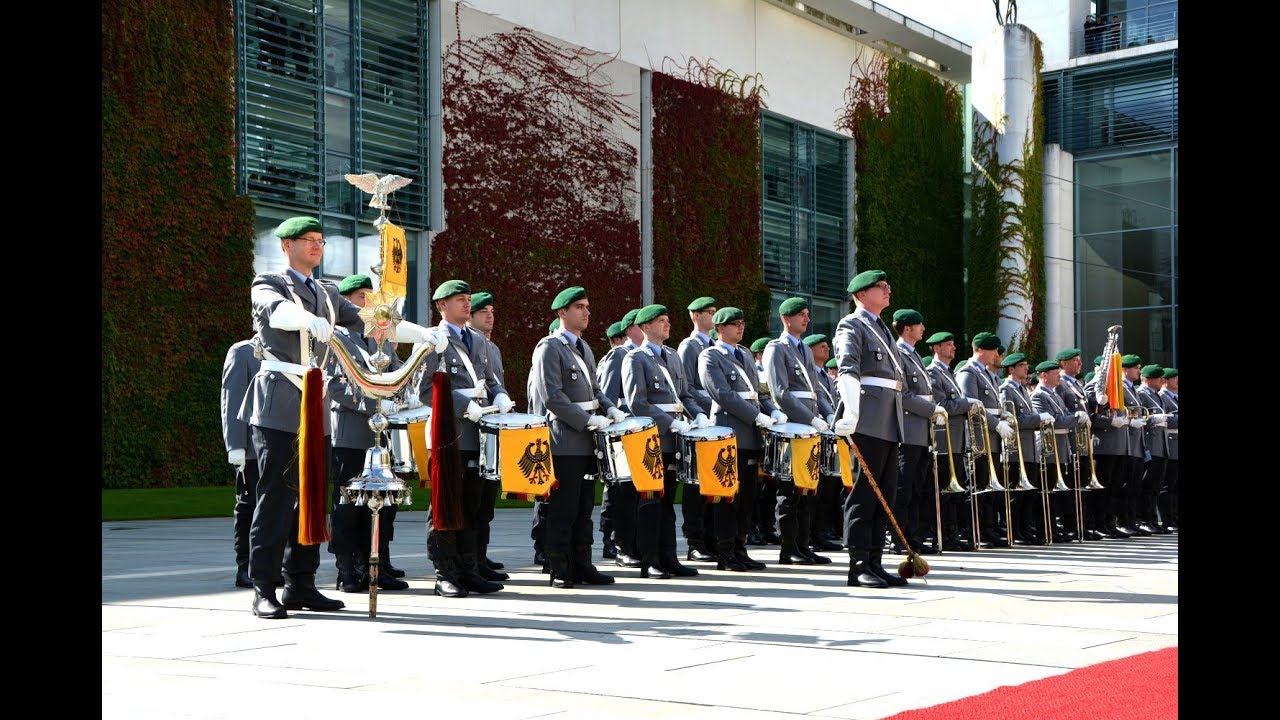 Morgen Frau Bundeskanzlerin (4)
