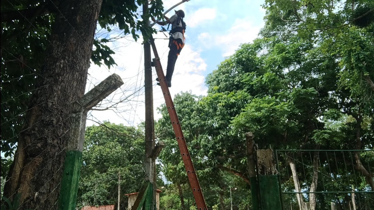 Fazendo as manutenção das lâmpadas e estalacao de padrão 