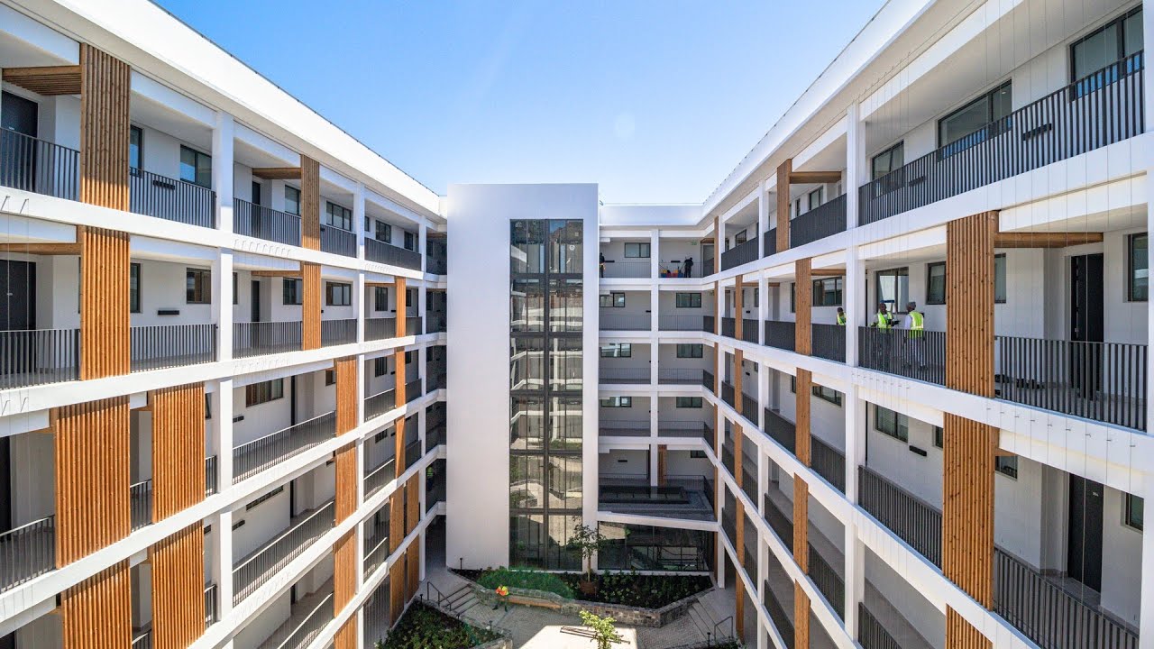 3 Bedroom For Sale - Waterfront