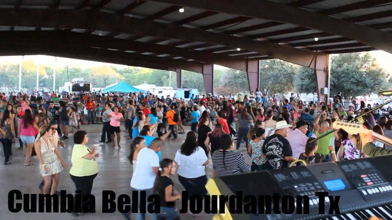 Joe Vic Reyna Y Los Kumbacheros En Vivo : Jourdanton Tx (Popurri de Kumbias)